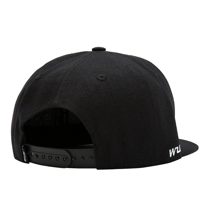 Модные трендовые бейсболки для мужчин и женщин с вышитым черепом плоским