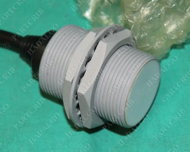 

Keyence, EV-130F, EV-130, Spatter Resistant Proximity Sensor Switch NEW