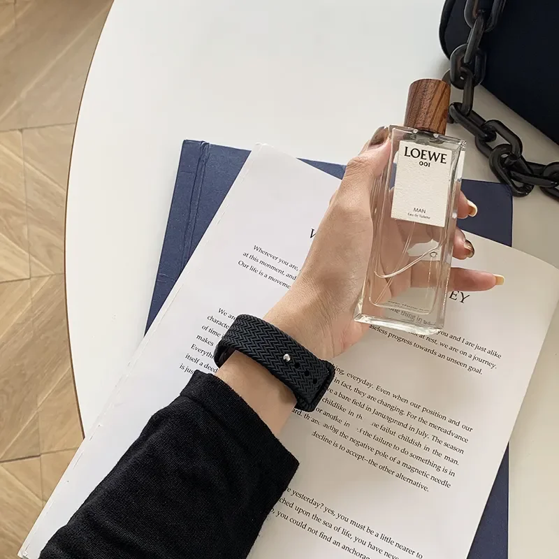 Soft Silicone Band For Apple Watch Series 7 6 5 4 3 2 SE Rubber Watchband Strap For iWatch 41MM 45MM 38MM 42MM 40MM 44MM