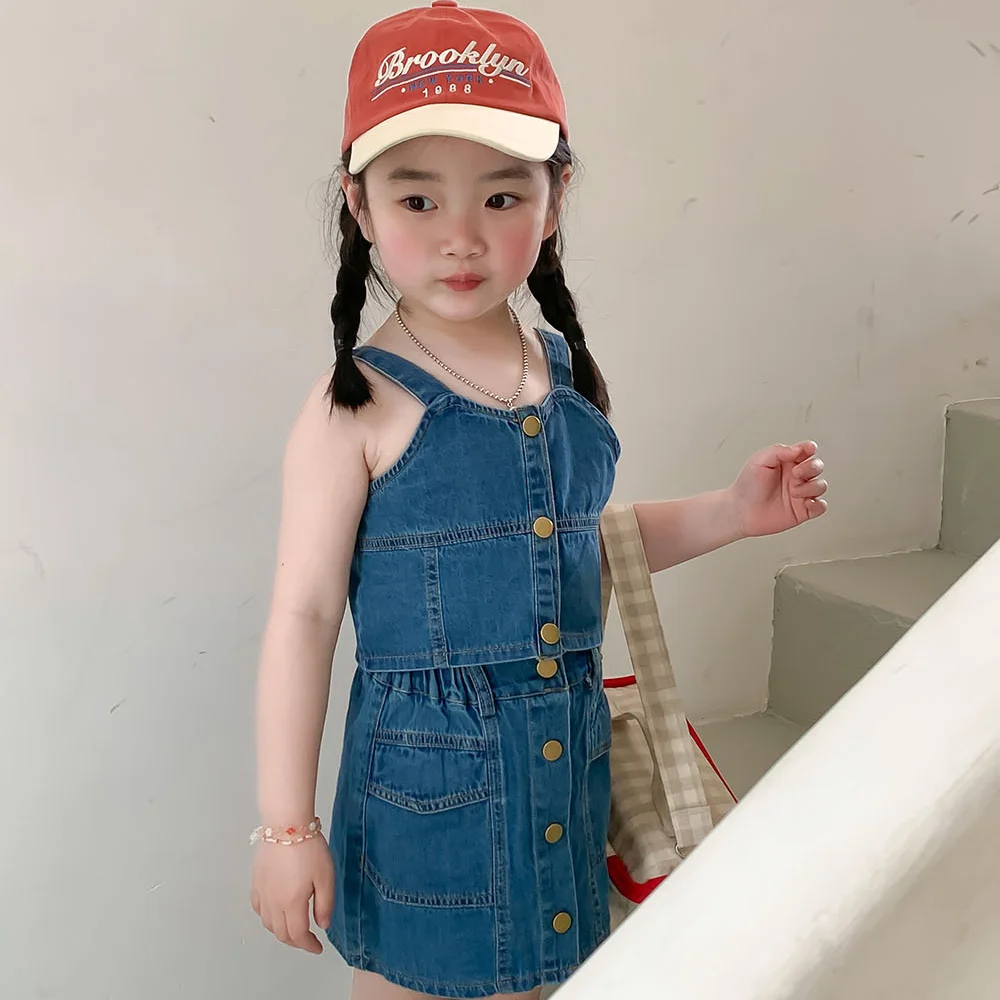 

Детская одежда летний комплект для девочек детский джинсовый топ на бретельках + юбка средней длины комплект из двух предметов для девочек 2023 летняя детская одежда