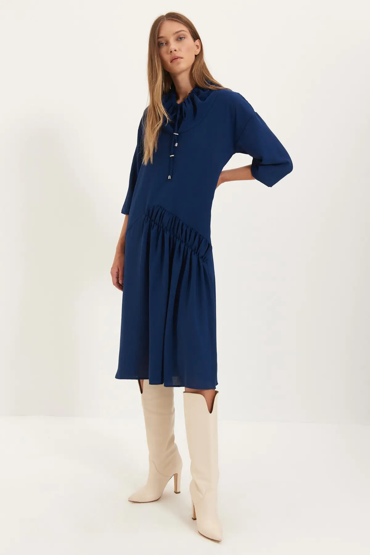 

Trendyol Shir Detailed Wide Cut Dress TWOAW22EL0062