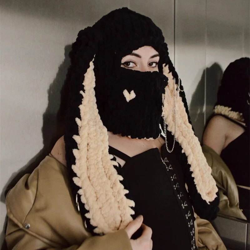 Рисунок 3 - Шапка плюшевая вязаная с ушками кролика