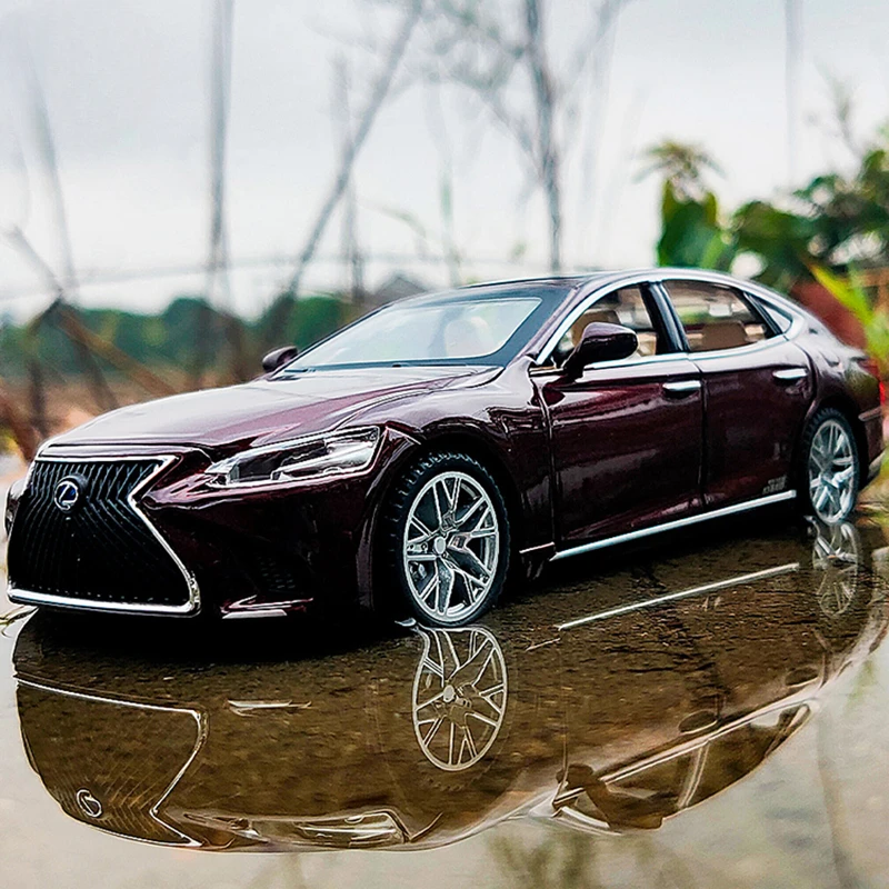 

1:32 LEXUS LS500 Original Handmade Metal Car Model ForModel Car Toy Car Simulation Car Model Boy Toy Car Vehicle Ornament Gift