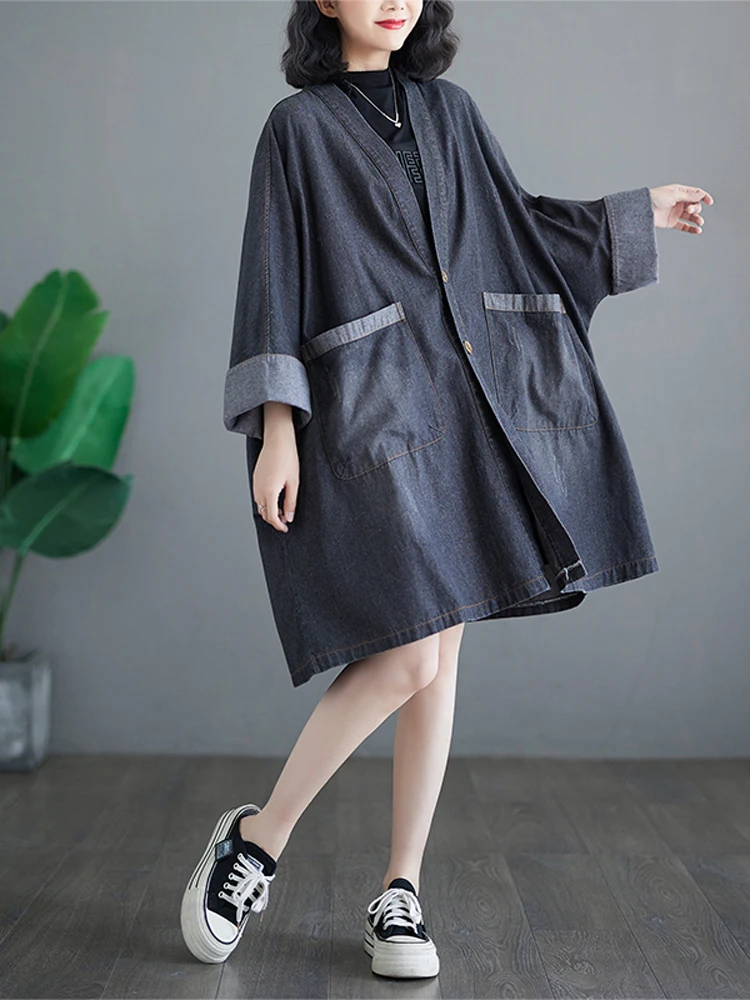 Женское джинсовое пальто с длинным рукавом свободного покроя