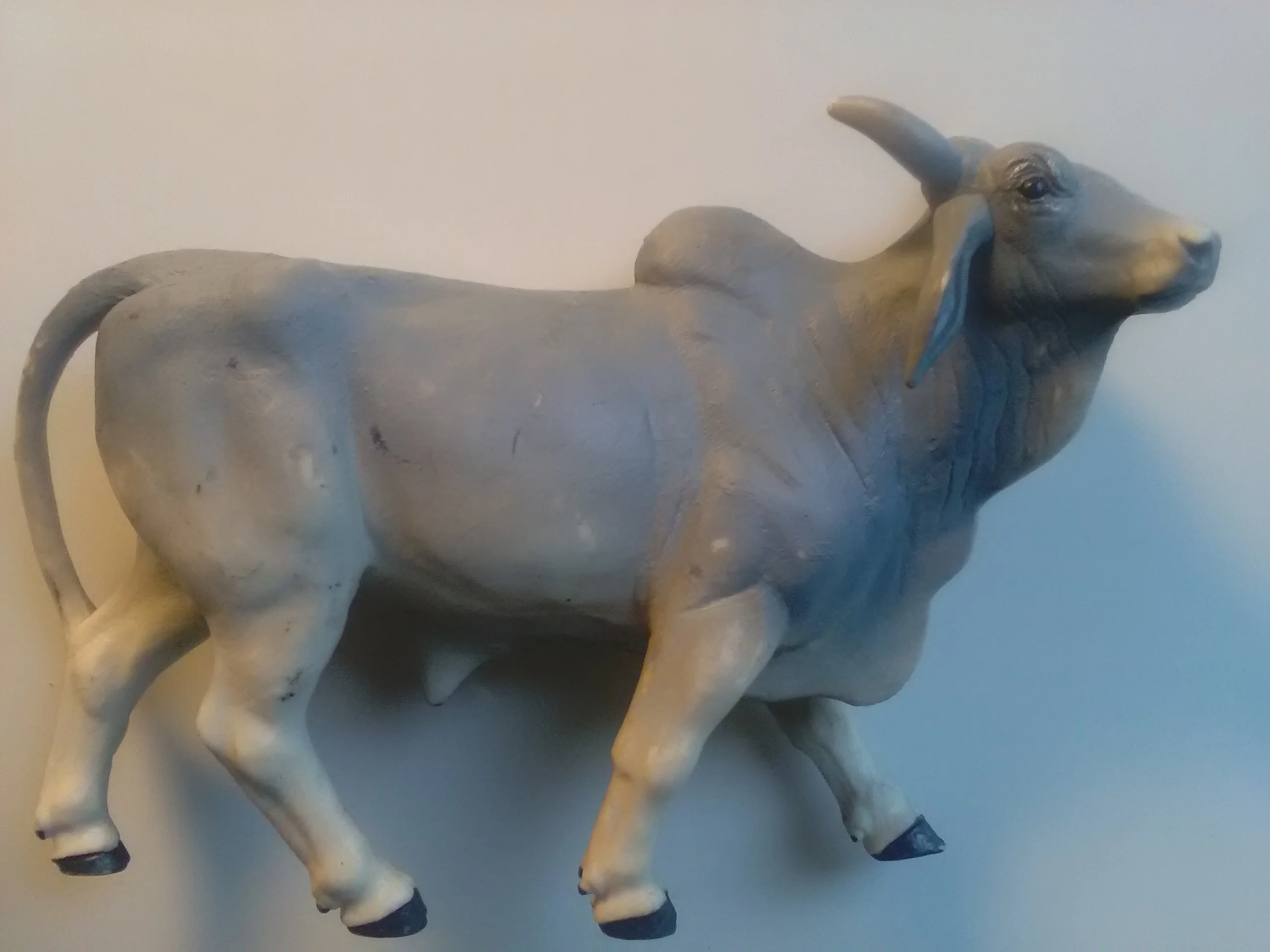 Безупречная твердая фигурка из ПВХ, Имитация животных, модель, игрушки, бычья корова Безупречная твердая фигурка из ПВХ, Имитация животных, модель, игрушки, бычья корова