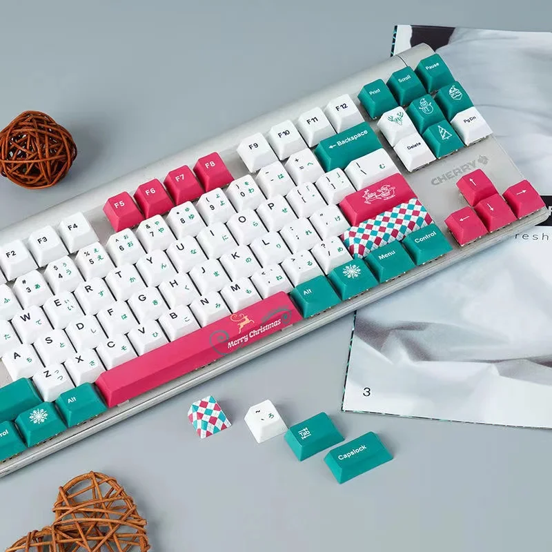 

135 Keys/set Christmas Theme Keycaps PBT Sublimation Key Caps Cute Kawaii Profile Keycap With 7U Spacebar For 61 64 68 84 87 10