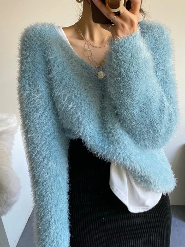 Женский трикотажный свитер с длинным рукавом и V-образным вырезом