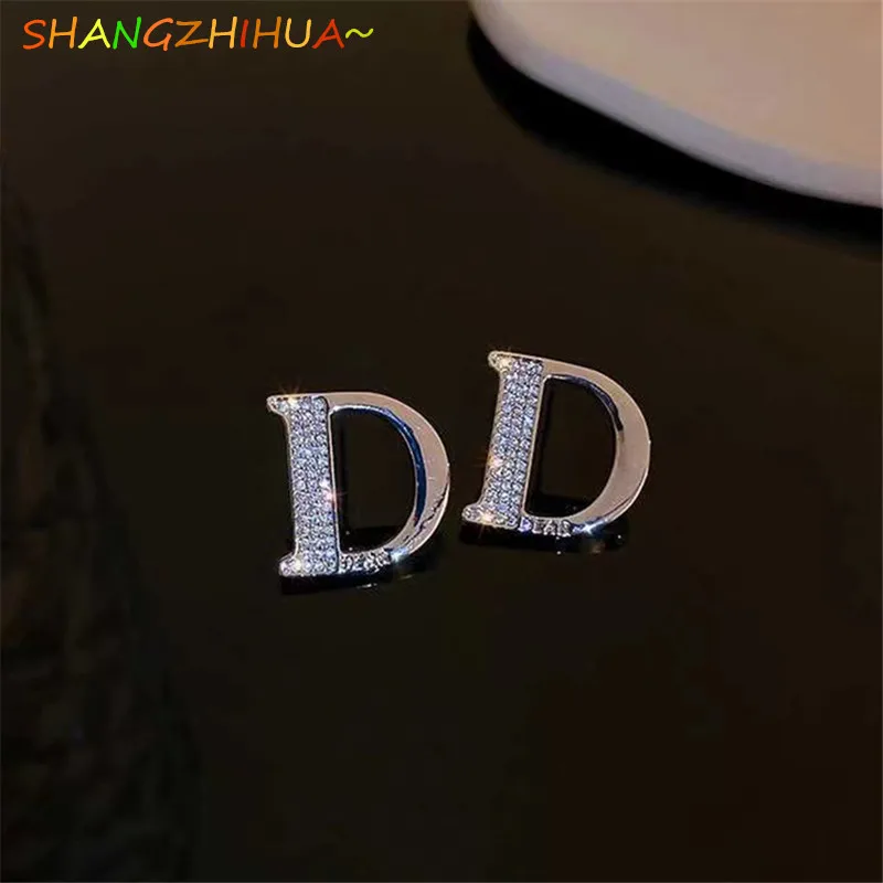 

2022 New Classic D Letter Simple Silvery Stud Earring Korean Fashion Jewelry Party Girls Luxury Accessories For Woman Earrings