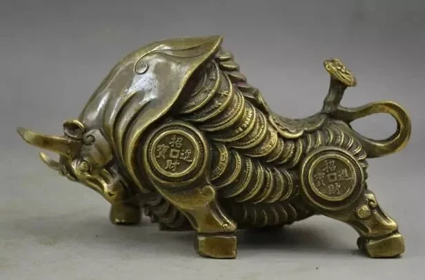 

Copper Statue China's rare manual hammer brass lifelike statue of bullfighting L 15cm