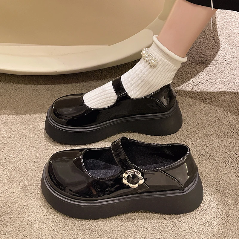 

Retro Woman Shoes Oxfords Female Footwear Autumn British Style Clogs Platform White Sneakers Leather New Dress Fall Preppy