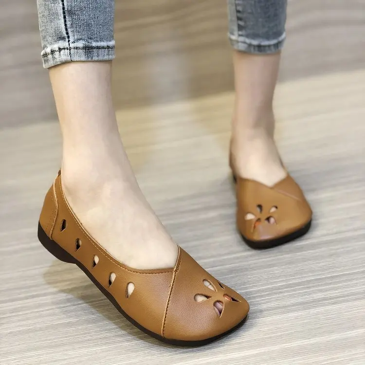 

Women's Cool Summer New Women's Flat Slippers 35-41 Large Size Square Heel Shallow Mouth Ladies Sandals Solid Color Square Toe