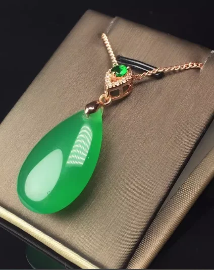 Подвеска из натурального жадеита Мьянмы Laokeng класса А полностью зеленого цвета