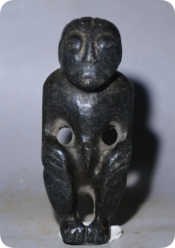 

Статуэтка человека из меди Хуншань культуры