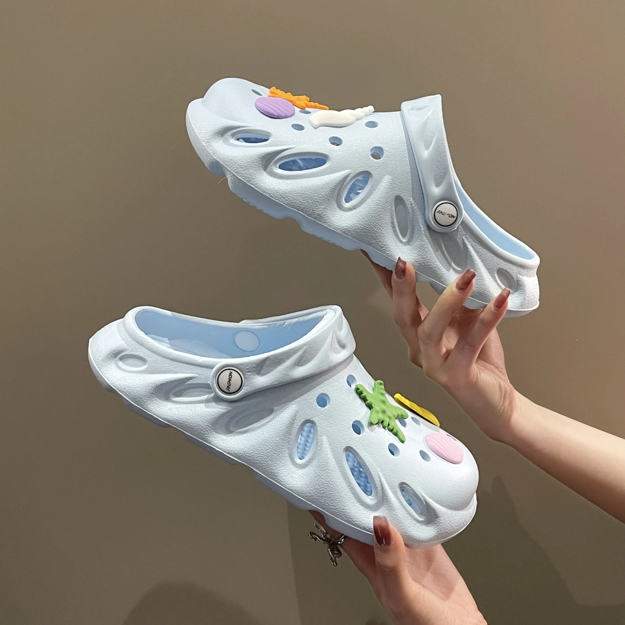 

Beach Shoes Ladies' Slippers Platform Luxury Slides Cover Toe Med Slipers Women Sabot Soft Rubber Flat Designer 2022 Basic PU Fa