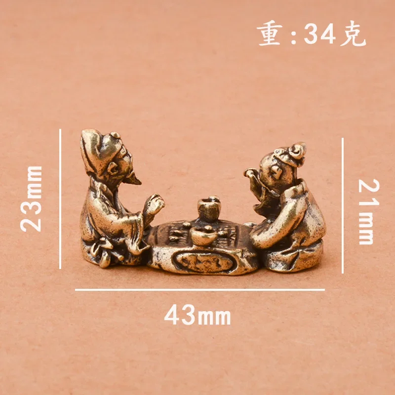 

Старинные латунные шахматные фигурки