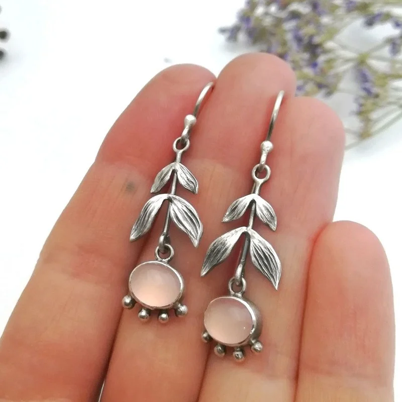 

New Carved Leaf Opal Earrings for Women Retro Pink Moonlight Stone Personalized Earrings Punk Party Jewelry Gift Wholesale