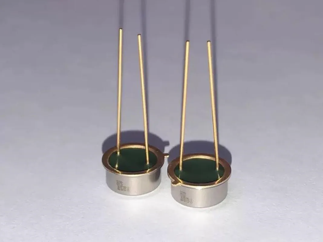 S1223-01 S1223 Кремниевый PIN-фотодиод 320-1100 нм Высокая скорость реагирования