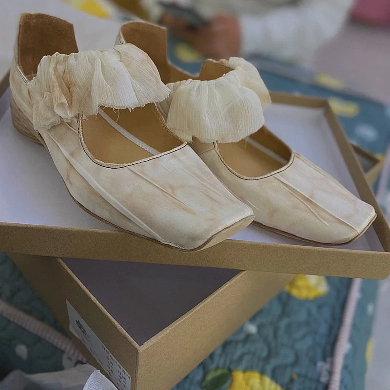

2023 NEW Fashion Classic Silk Ballet Shoes Mary Janes Shoes 3cm Low Heel Square Toe Women Flats Elegant Valentine Shoes
