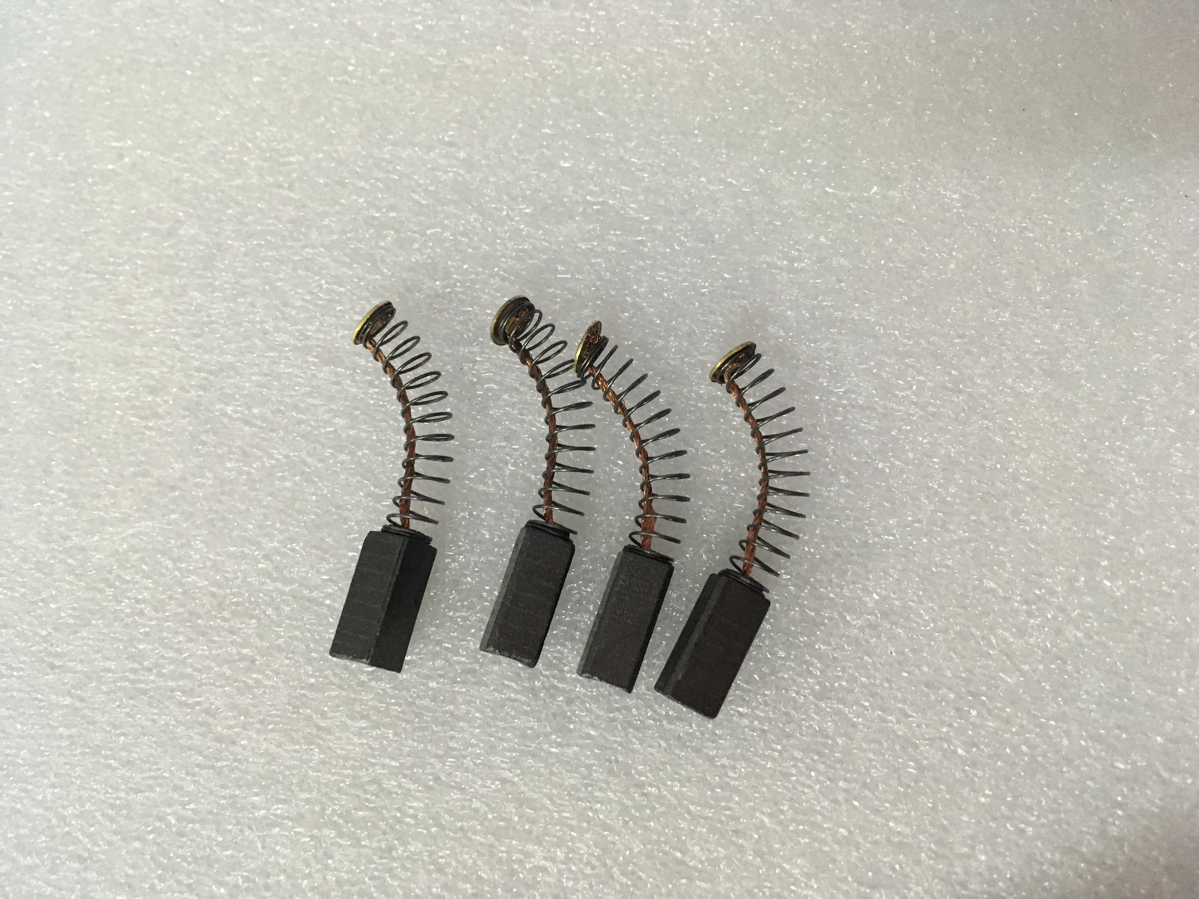 

Графитовая щетка для блендера