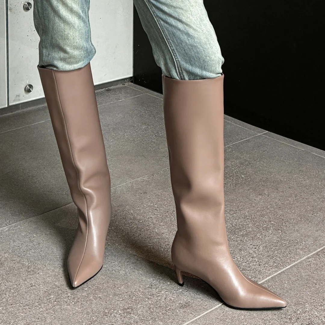 Женские сапоги до колена из натуральной кожи на тонком высоком каблуке 5 см с