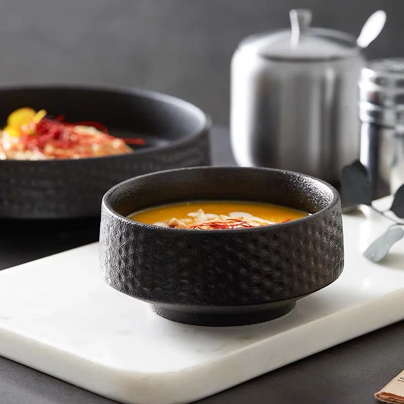 Керамическая глубокая тарелка с белым и черным молотком фруктовая чаша