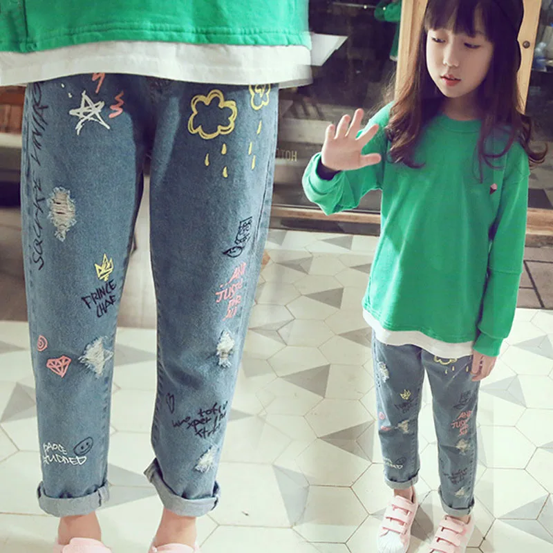 

Girls Cloud New Boutique Personalized Print 2023 Children Children Casual Clothing Pants Graffiti Jeans Hole Jeans
