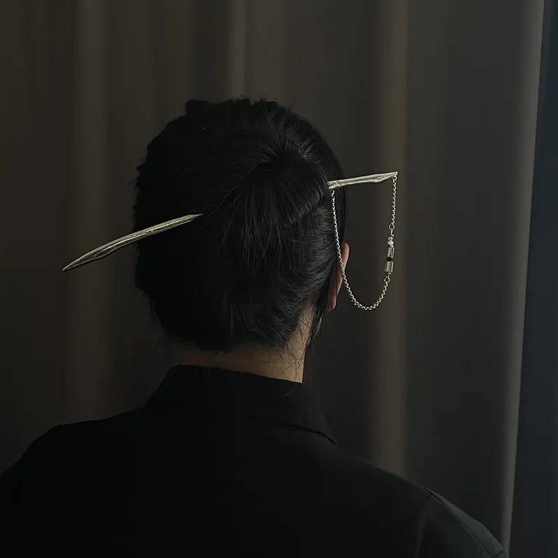 Шпилька для волос с длинной металлической цепочкой и жемчугом |