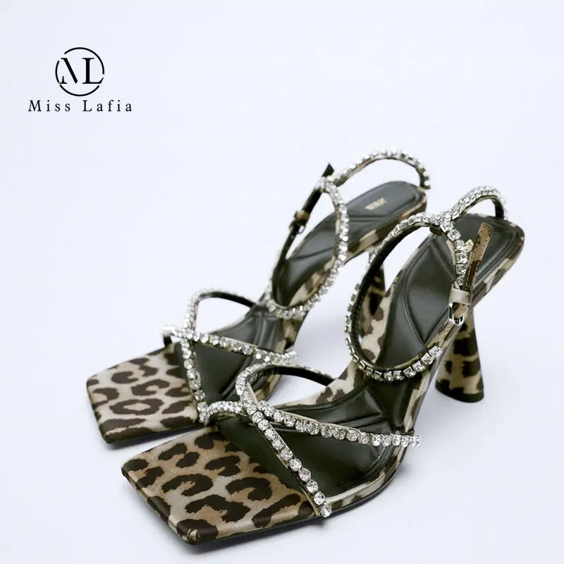 

Женские туфли-лодочки с леопардовым принтом, на высоком каблуке