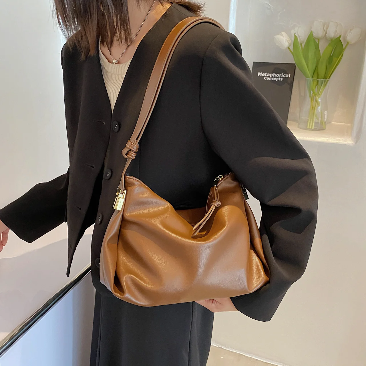 

Large bag women's bag new simple fashion large capacity literature and Art National Style Single Shoulder Messenger Bag texture