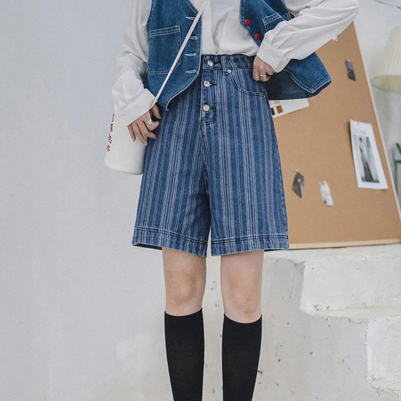 

Vintage Single Breasted Denim Shorts Loose Wide Leg Half Pants Vertical Striped Printed Pockets Shorts Women Summer Jeans DK002
