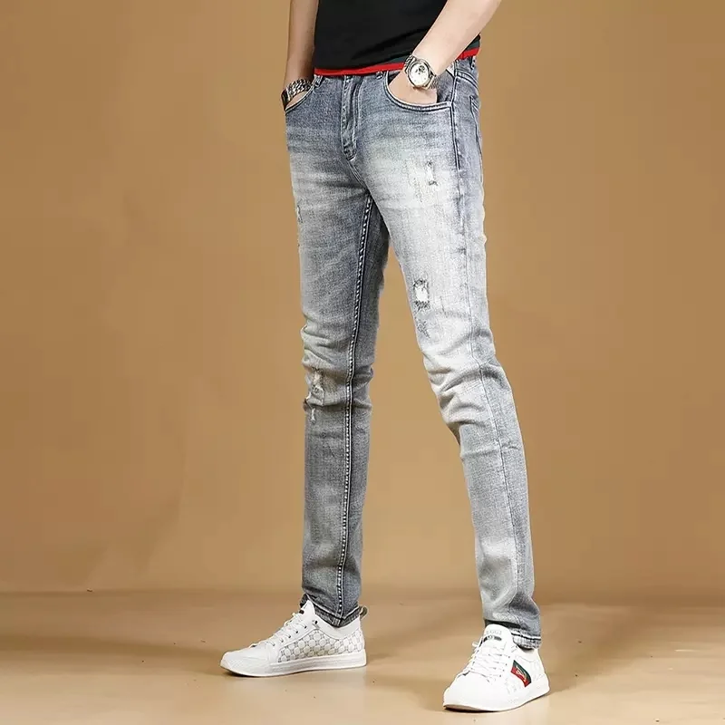 Рисунок 3 - Мужские рваные джинсы
