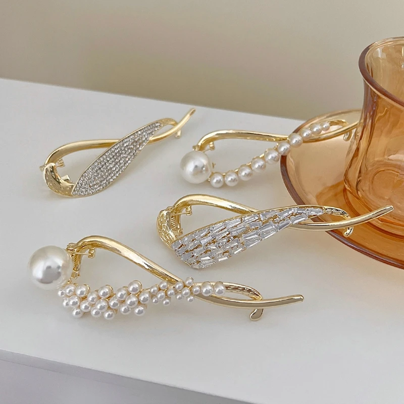 

Curved Pearl Hairpin for Women Spring Clip Frog Buckle Hairclip One Word Clip Simple Hair Clip Elegant Headwear Hair Accessories