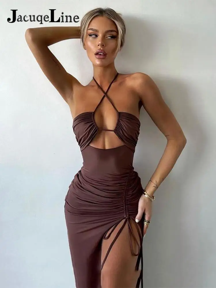 

Сексуальное летнее платье-макси с лямкой на шее и открытой спиной