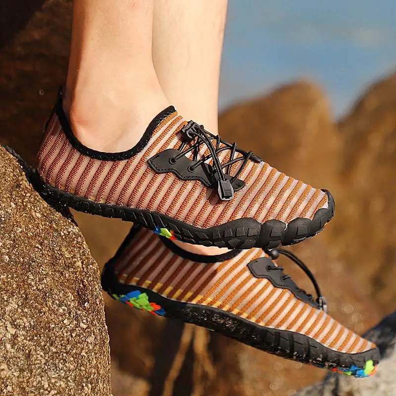 

Men Beach Shoes Outdoor Fabric Breathable Non Slip 2022 New Casual Beach Diving Shoes Closed Toe Men Shoes For Hiking Traveling