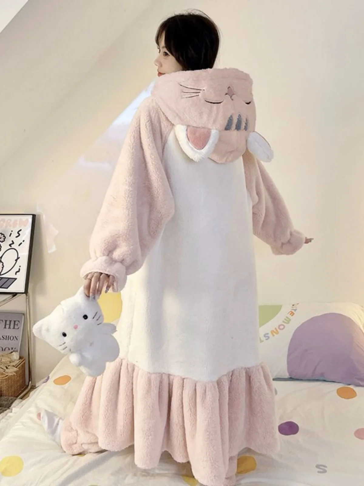 Plus Size Coral Fleece Mid-Length Can Be Worn outside Warm Pajamas Women Winter Fleece-lined Thickened Sweet Contrast Color H...