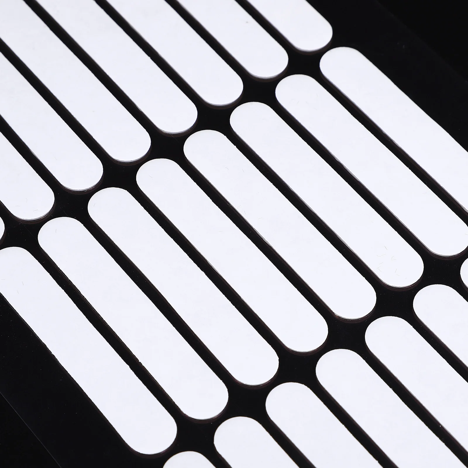 Инструмент для демонстрации ногтей с хрустальной лентой демонстрирующий