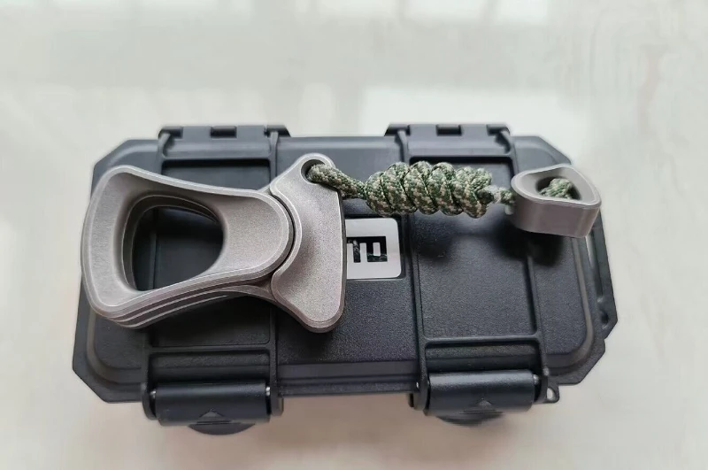 

Second-Hand out-of-Print Ammo Graviton Brass Knuckle Titanium Alloy Material Box Accessories Complete