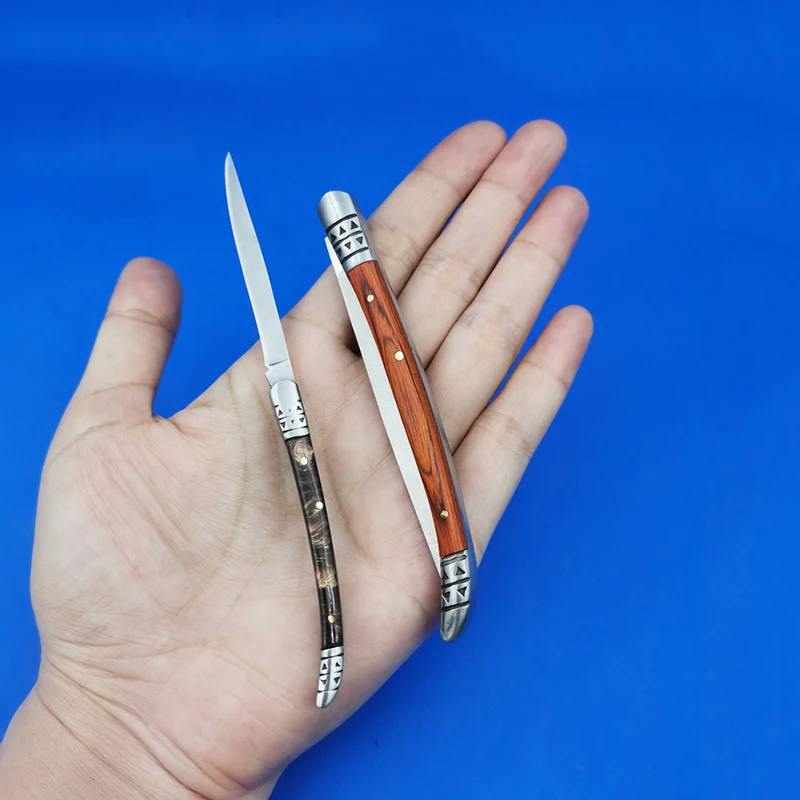 Π‘ΠΊΠ»Π°Π΄Π½ΠΎΠΉ Π½ΠΎΠΆ, ΠΎΡΡΡΡΠΉ Π½ΠΎΠΆ Π΄Π»Ρ ΡΠ΅Π·ΡΠ±Ρ ΠΏΠΎ ΡΡΡΠΊΡΠ°ΠΌ, ΠΏΠΎΡΡΠ°ΡΠΈΠ²Π½ΡΠΉ ΠΊΠ°ΡΠΌΠ°Π½Π½ΡΠΉ ΠΌΠΈΠ½ΠΈ Π½ΠΎΠΆ Ρ Π΄Π΅ΡΠ΅Π²ΡΠ½Π½ΠΎΠΉ ΡΡΡΠΊΠΎΠΉ Π΄Π»Ρ Π²ΡΠΆΠΈΠ²Π°Π½ΠΈΡ, ΠΏΠΎΡ
ΠΎΠ΄Π½ΡΠ΅ ΡΠΏΠ°ΡΠ°ΡΠ΅Π»ΡΠ½ΡΠ΅ ΠΈΠ½ΡΡΡΡΠΌΠ΅Π½ΡΡ Π΄Π»Ρ ΠΊΠ΅ΠΌΠΏΠΈΠ½Π³Π° ΠΈ ΠΏΠΎΠ²ΡΠ΅Π΄Π½Π΅Π²Π½ΠΎΠ³ΠΎ ΠΈΡΠΏΠΎΠ»ΡΠ·ΠΎΠ²Π°Π½ΠΈΡ Π‘ΠΊΠ»Π°Π΄Π½ΠΎΠΉ Π½ΠΎΠΆ, ΠΎΡΡΡΡΠΉ Π½ΠΎΠΆ Π΄Π»Ρ ΡΠ΅Π·ΡΠ±Ρ ΠΏΠΎ ΡΡΡΠΊΡΠ°ΠΌ, ΠΏΠΎΡΡΠ°ΡΠΈΠ²Π½ΡΠΉ ΠΊΠ°ΡΠΌΠ°Π½Π½ΡΠΉ ΠΌΠΈΠ½ΠΈ Π½ΠΎΠΆ Ρ Π΄Π΅ΡΠ΅Π²ΡΠ½Π½ΠΎΠΉ ΡΡΡΠΊΠΎΠΉ Π΄Π»Ρ Π²ΡΠΆΠΈΠ²Π°Π½ΠΈΡ, ΠΏΠΎΡ
ΠΎΠ΄Π½ΡΠ΅ ΡΠΏΠ°ΡΠ°ΡΠ΅Π»ΡΠ½ΡΠ΅ ΠΈΠ½ΡΡΡΡΠΌΠ΅Π½ΡΡ Π΄Π»Ρ ΠΊΠ΅ΠΌΠΏΠΈΠ½Π³Π° ΠΈ ΠΏΠΎΠ²ΡΠ΅Π΄Π½Π΅Π²Π½ΠΎΠ³ΠΎ ΠΈΡΠΏΠΎΠ»ΡΠ·ΠΎΠ²Π°Π½ΠΈΡ