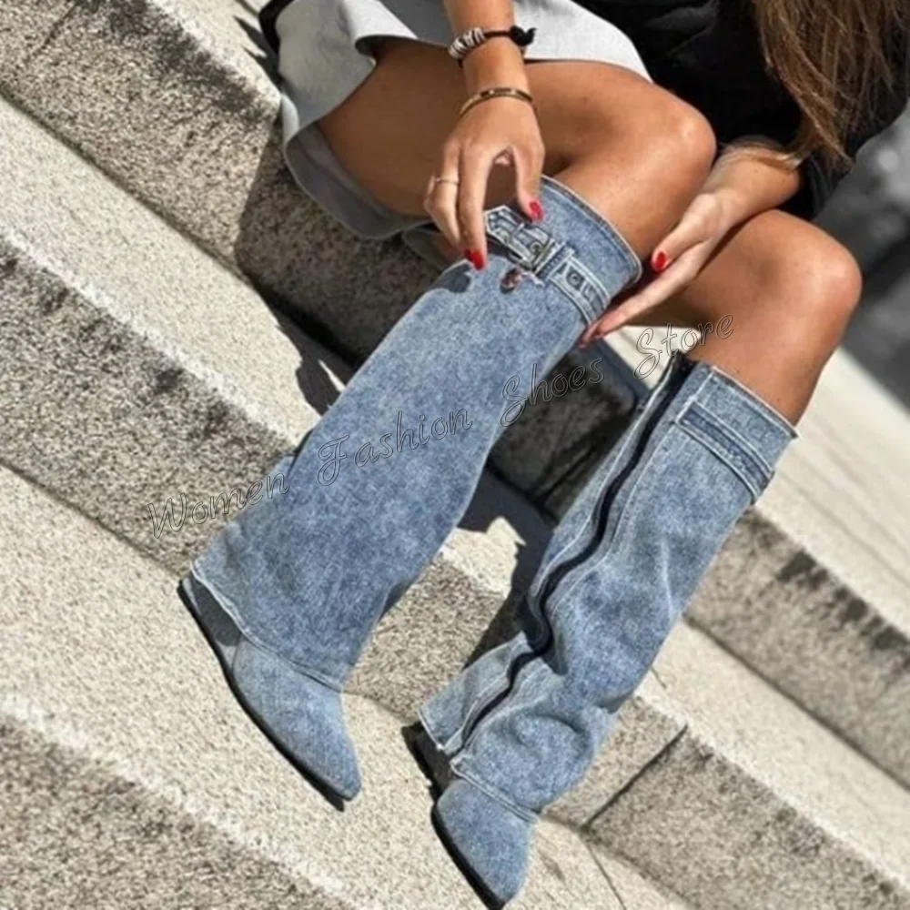 Женские сапоги на танкетке Demin декорированные с боковой молнией и пряжкой обувь