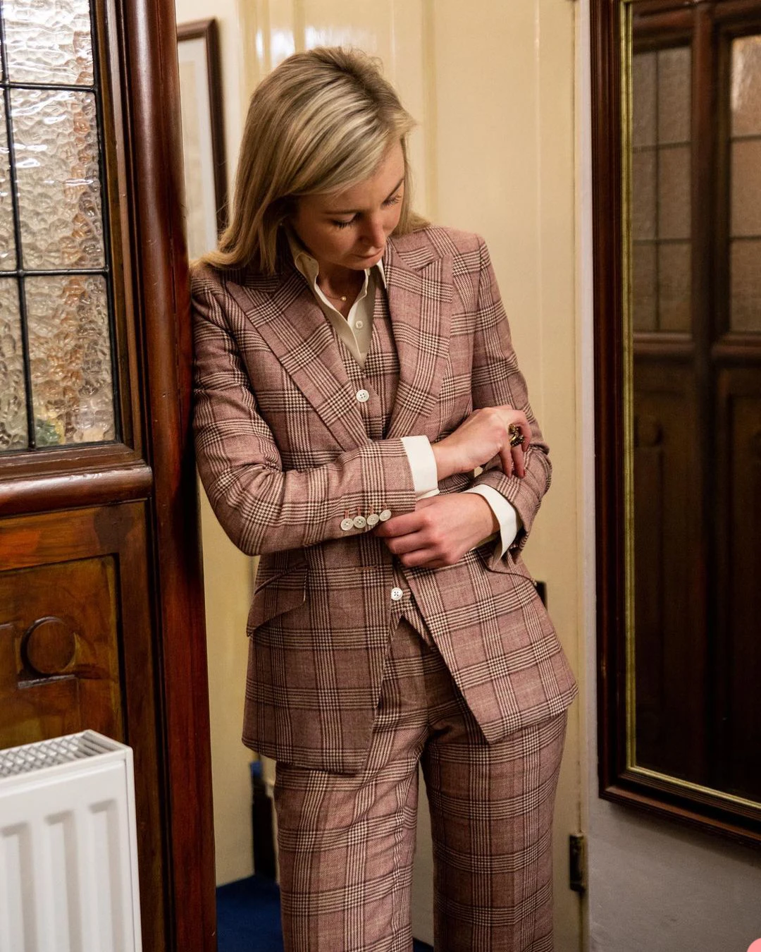 История брючных костюмов