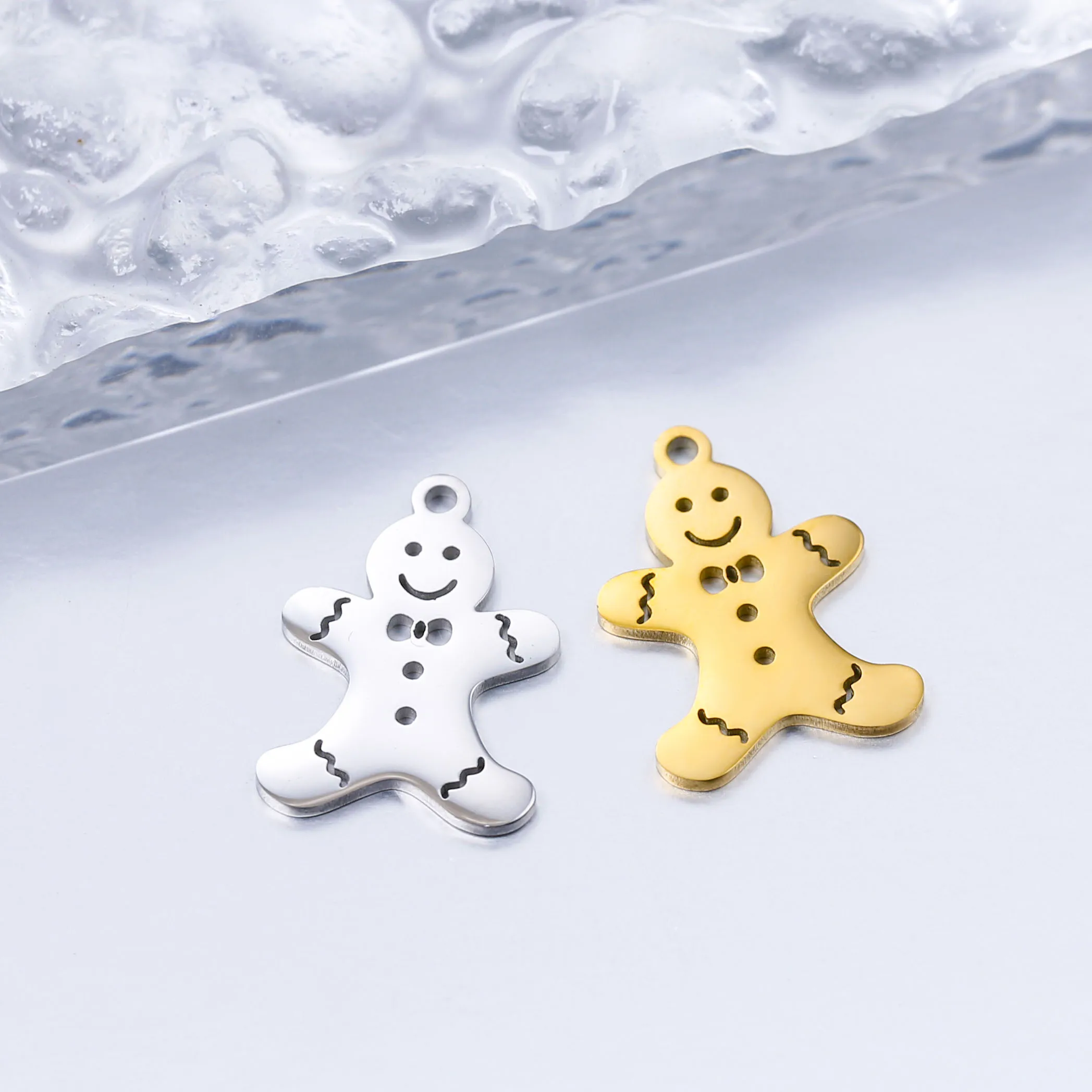 

5pcs/Lot Cute Gingerbread Man Necklace Pendant Charms Snow Man Stainless Steel Earrings Keychains Base for Jewelry Accessories