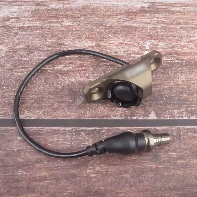 Страйкбольная тактическая Горячая кнопка для лазерного прицела M300 M600 фонарик