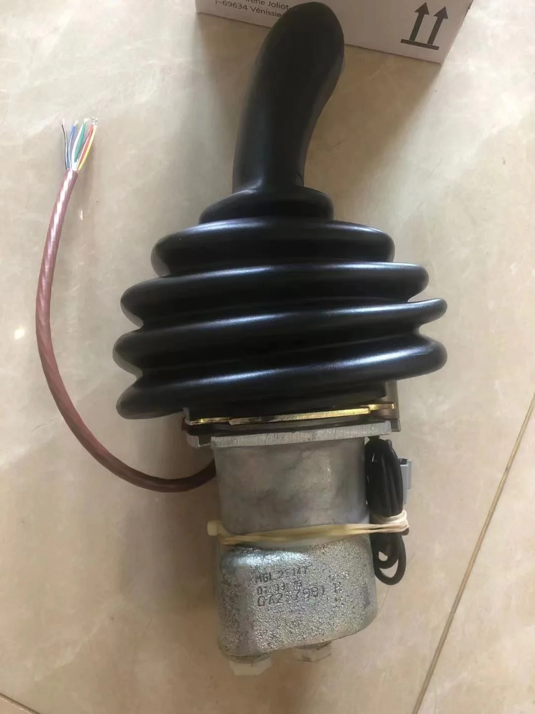 Пилотный клапан Ekavator на стержне ppppppppppppppmen R908351636 4TH6E70-14/VT23M01S502