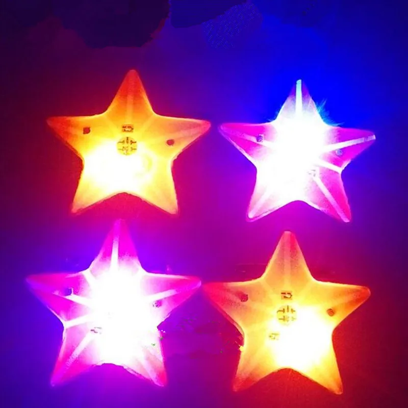 

25pcs Star LED Flashing Brooch Pin Cartoon Light Up Glowing Badge Glow Party Supplies Wedding Halloween Christmas