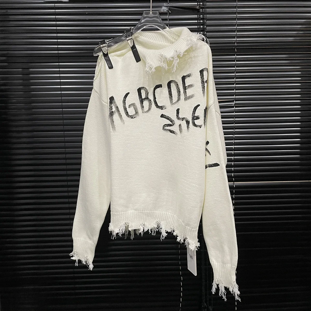 Осень 2024 вязаный свитер с открытыми плечами женский винтажный нишевый топ в