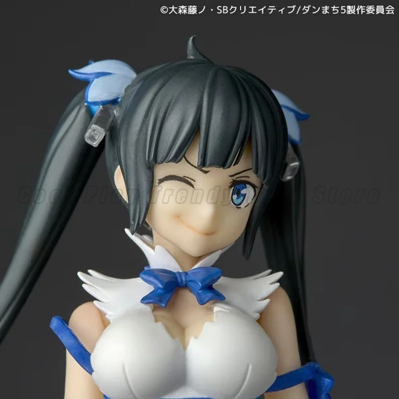 Фото В наличии: KAIYODO REVOLTECH DanMachi Season 5: Harvest Goddess Arc Hestia Machigatteiru Darou Hestia, фигурка-модель. №4