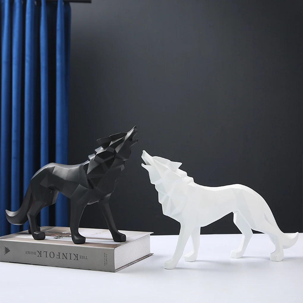 

Wolf Statue Ornament Miniature Multifunctional Special Design Animal Sculpture Living Room Desk Office Christmas