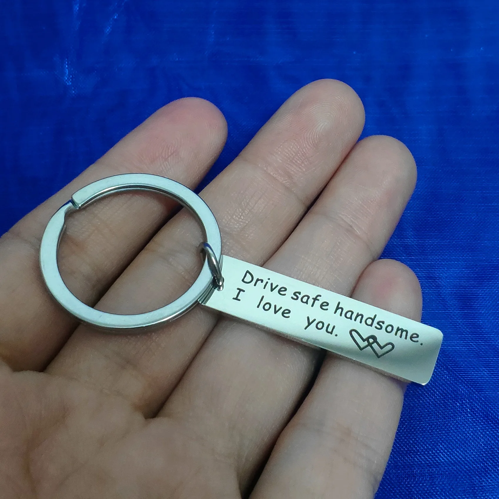 

Keys Holder Drive Safe Handsome Birthday Gift for Husband Keyring Stainless Steel I Love You Creative Ornaments Keychain Car