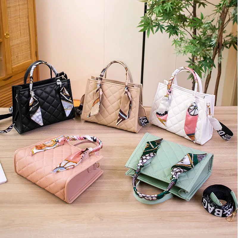 2023 New Fashion Small Square Bag Embroidered Lingge One Shoulder Crossbody Bag Shopping Travel Women's Handbag
