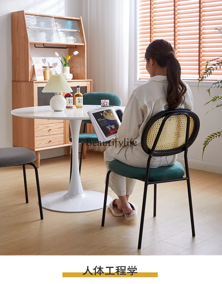 Обеденный стол и стул из ротанга в американском ретро-стиле